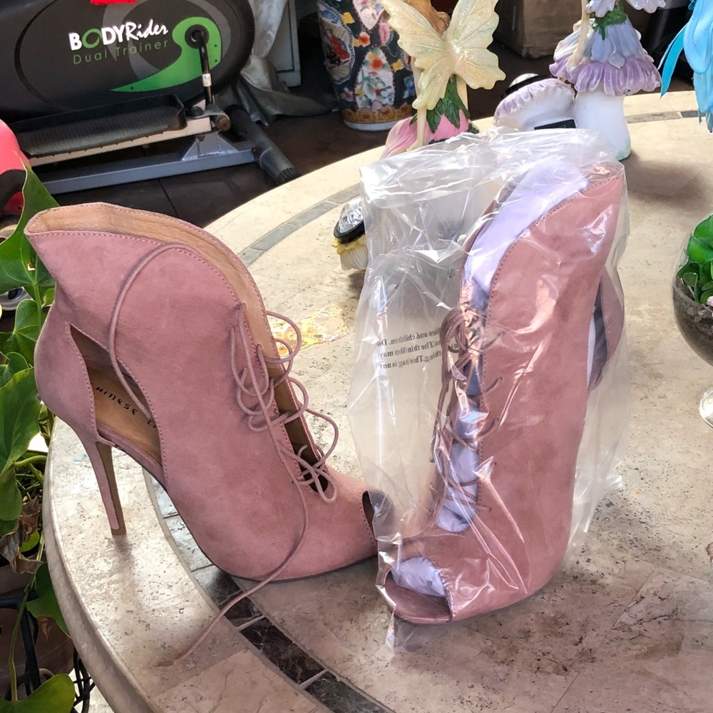 Chinese laundry Julius booties rose color